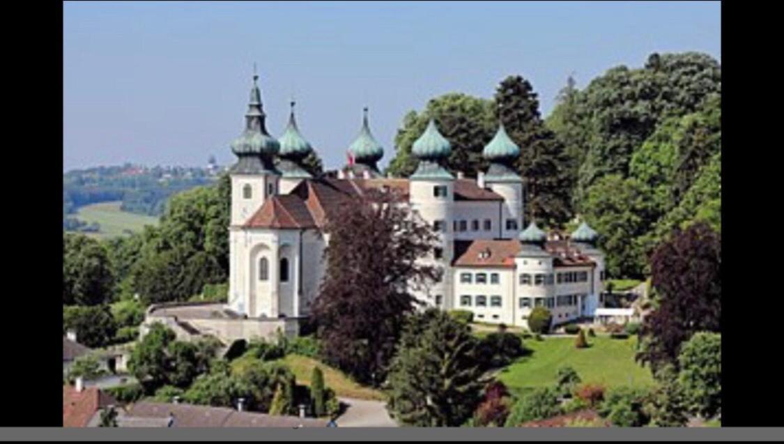 Pension Artstetten Exterior photo