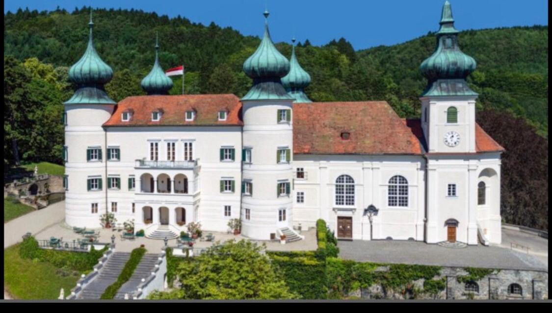 Pension Artstetten Exterior photo